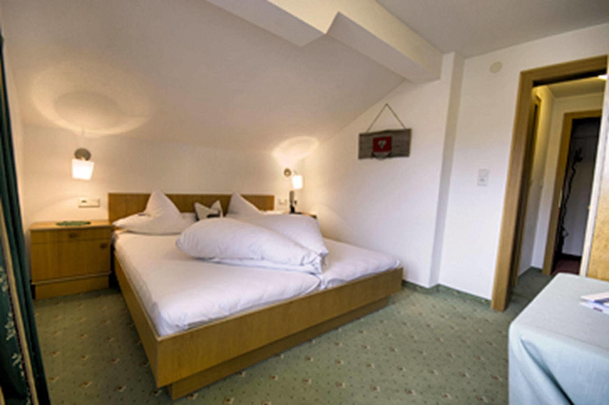 Gaestehaus Hackl Sautens Exterior photo