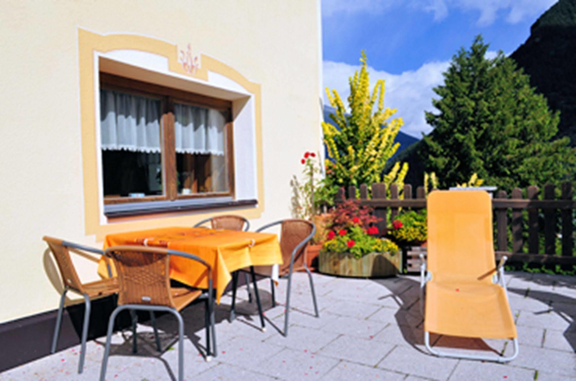 Gaestehaus Hackl Sautens Exterior photo
